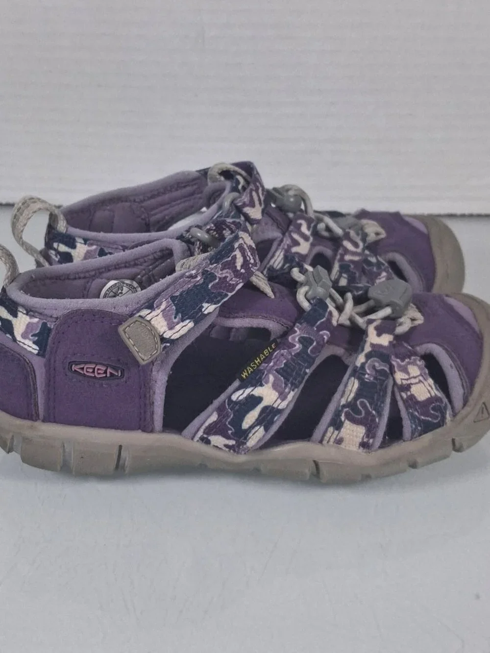 Girls KEEN Kids Seacamp II Water Sport Sandals Size 10 Purple Camo Washable